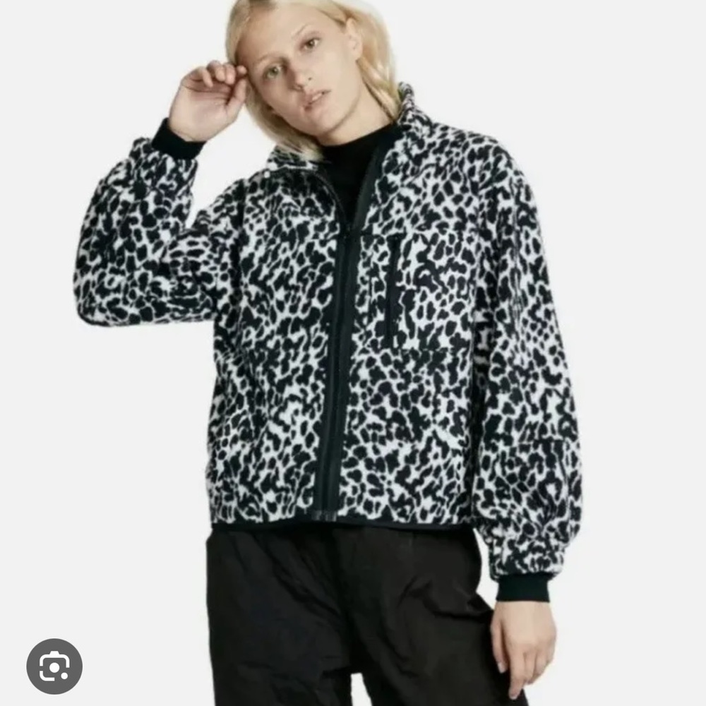 Sandy liang x target leopard print‎ Sherpa jacket